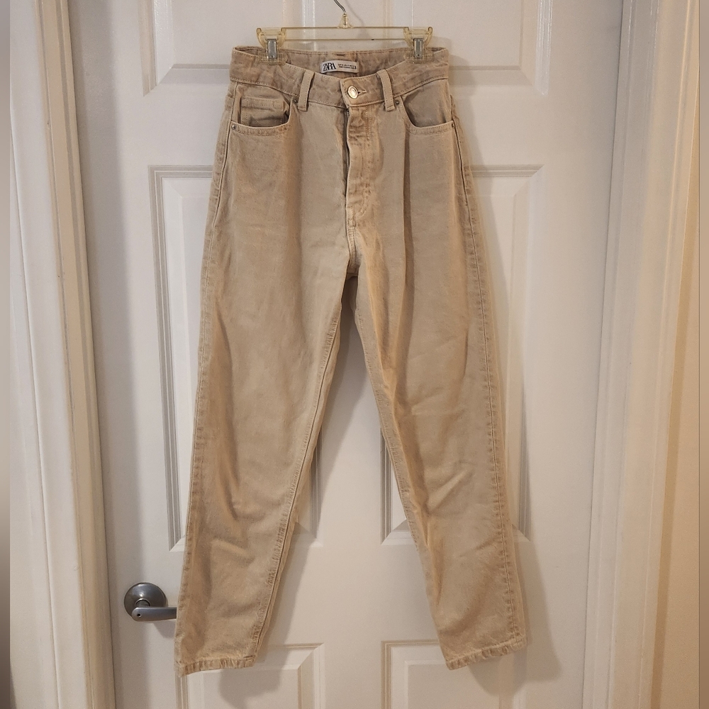Zara Neutral Cream Minimalist High-Waisted Straight Leg Jeans